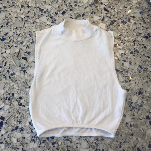 Crop top - Picture 1 of 1